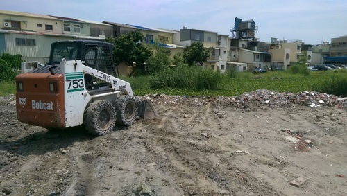 桃園復興鄉小山貓(鏟土機,推土機)整地